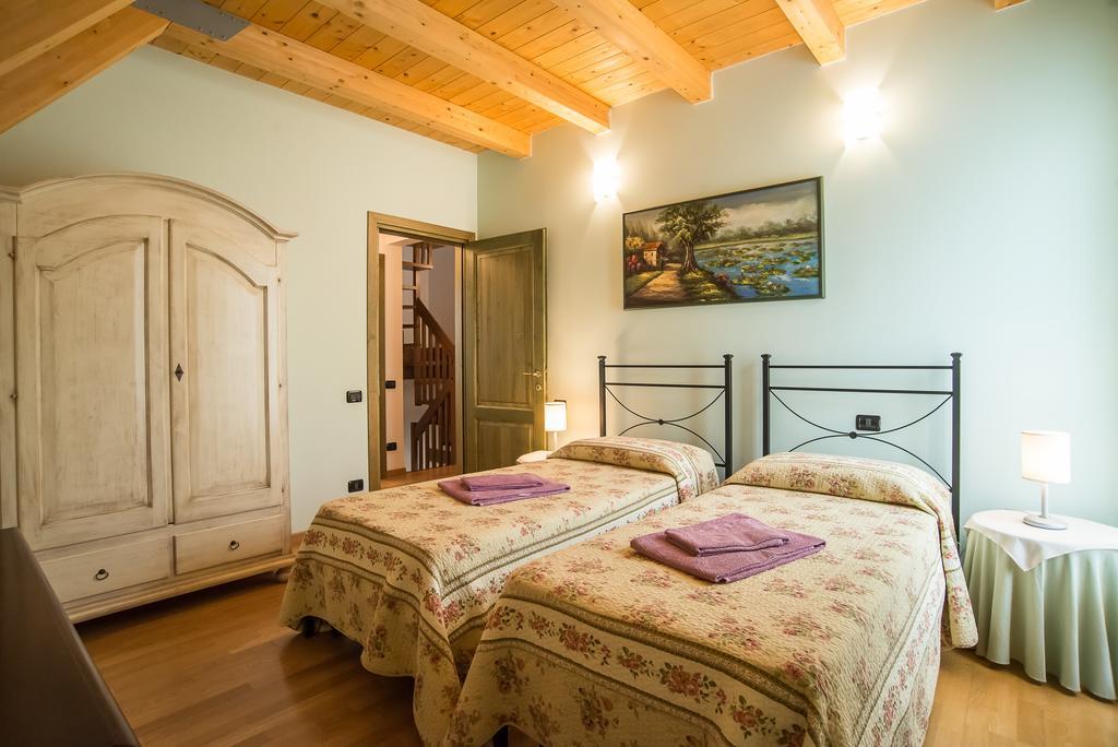 Case Vacanza Orchidea Coreglia Antelminelli Room photo
